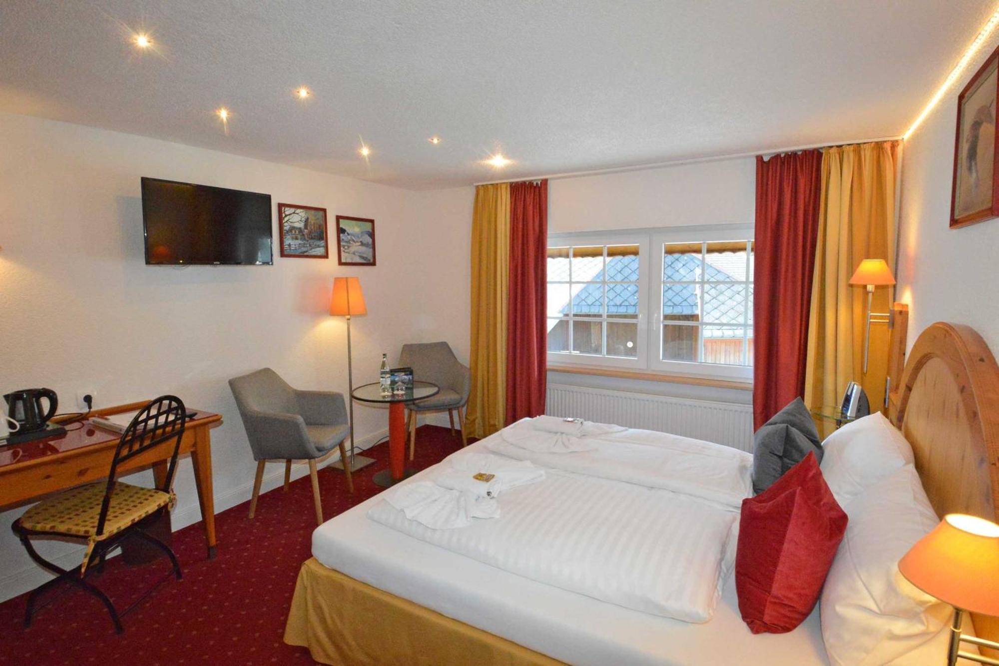 Hotel Hirschen Menzenschwand-Hinterdorf Kültér fotó